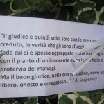 Posa Prima Pietra 15 sett 2012 - 9a le piantine con i mesaggi di legalità