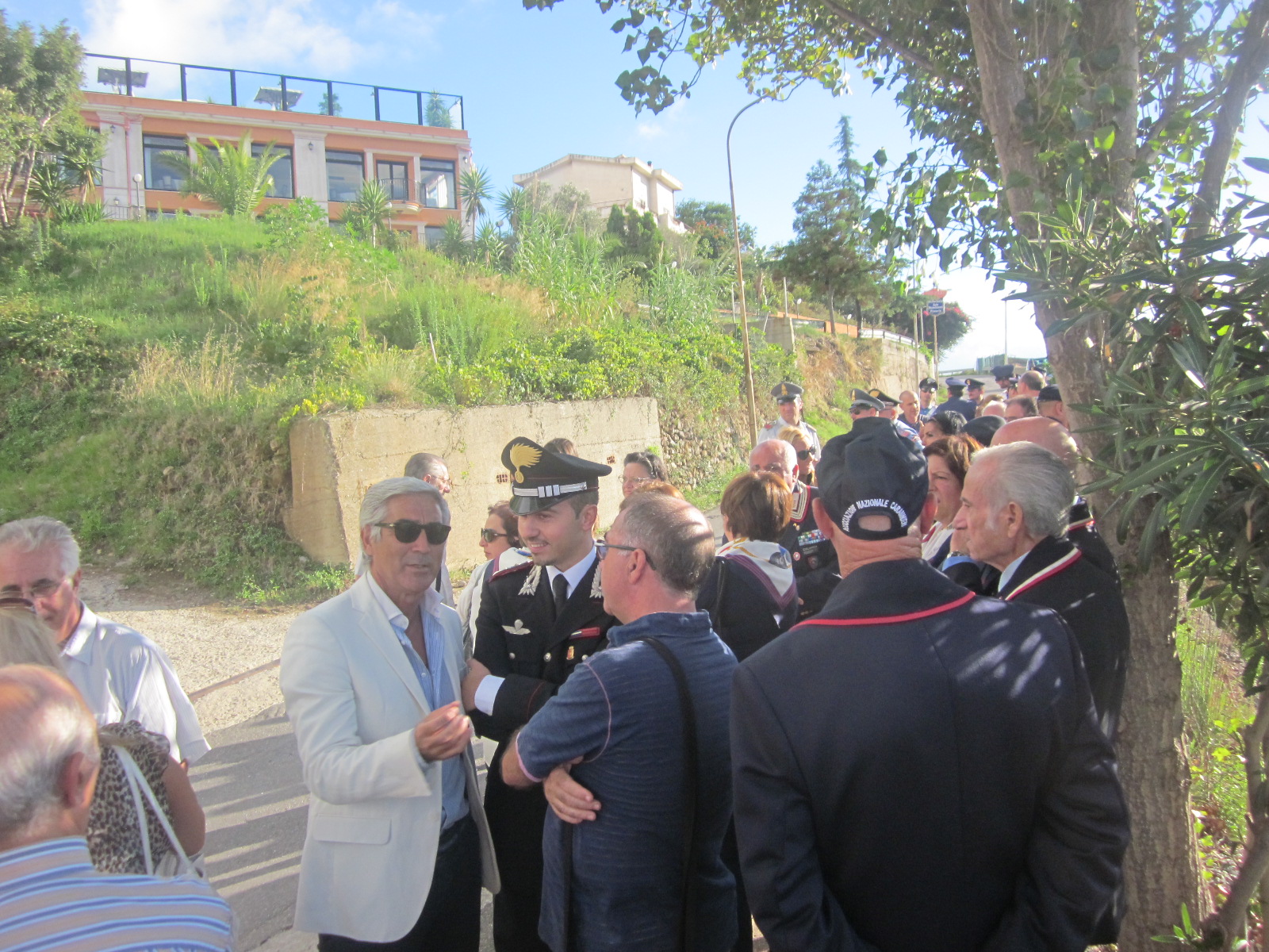 Posa prima Pietra 15 sett 2012 - 17 un momento del raduno presso la stele del giudice