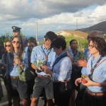 Posa prima Pietra 15 sett 2012 - 21b consegna delle piantine della legalità ai partecipanti