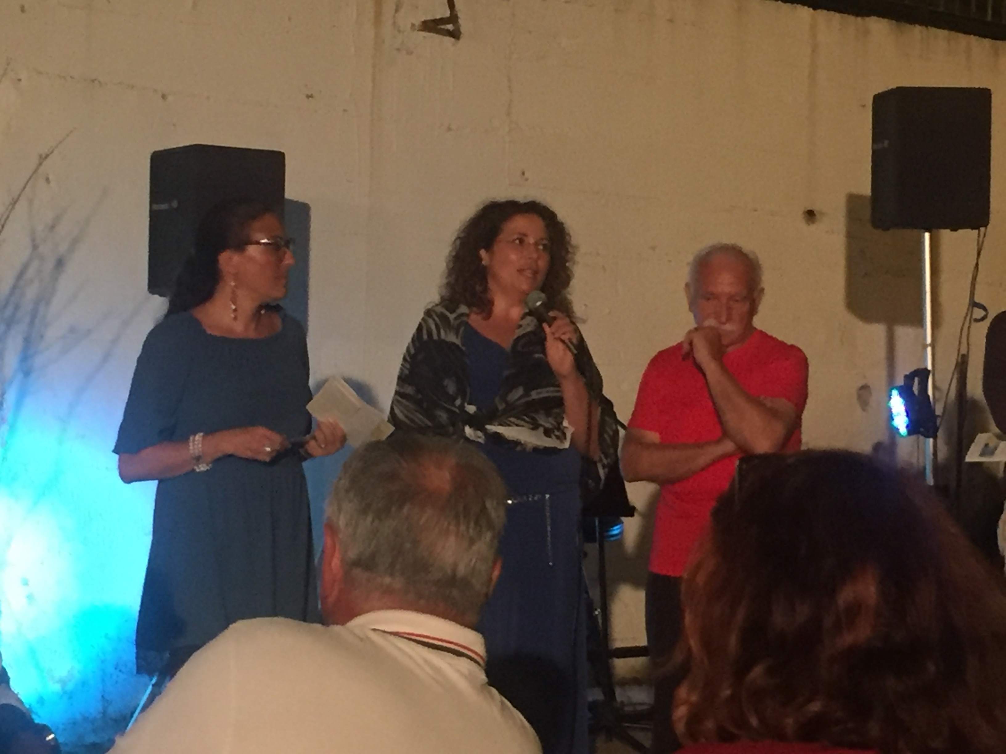 Ponti-Pialesi - 21a Edizione Cena dei Rioni 2018- Arte e Legalità... Sotto Le Stelle! - Per delega della Preside Maria Grazia Trecroci l' intervento della docente Luisa Ottanà  per la presentazione del progetto contro la poverta educativa minorile in collaborazione con Ponti Pialesi e il CIES Roma